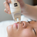 Anti aging und Hautverjüngung Behandlung im gesicht